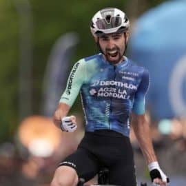 Giro de Italia: Etapa 10 de alta montaña, Daniel Martínez continúa segundo