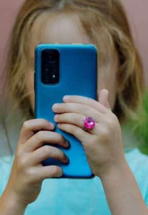 ¿Se debe prohibir el uso de celulares en los colegios de Cali?