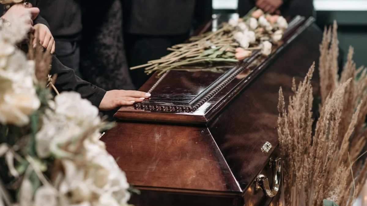 Hospital entregó el cuerpo equivocado de fallecido; la familia se percató en la funeraria