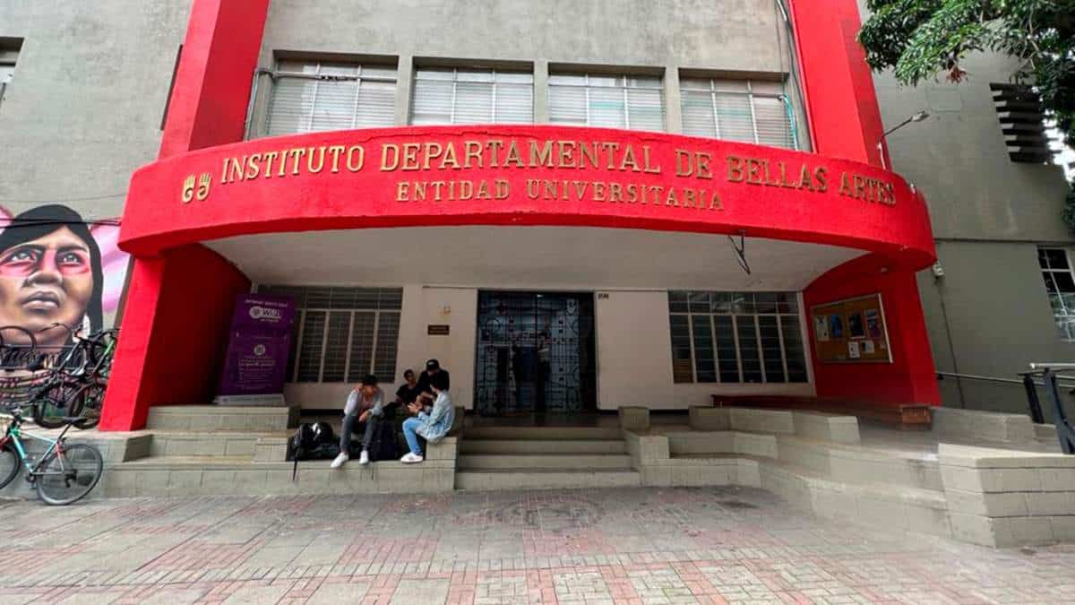 Denuncia en Bellas Artes: Estudiantes alegan presunto fallo en ruta de atención