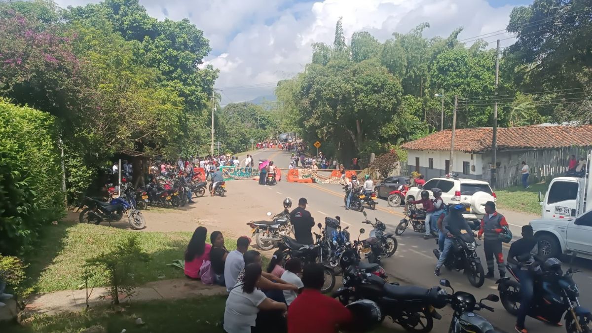 La Armada acompañó el retorno de familias del Bajo Calima a su territorio