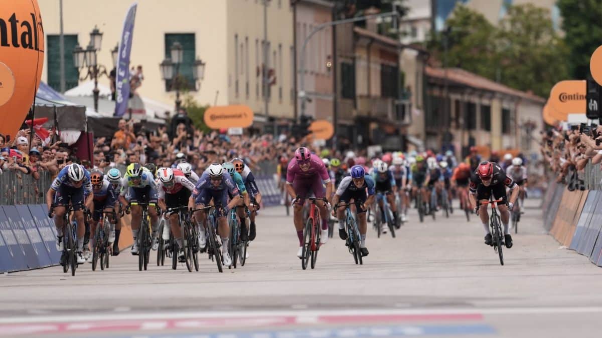 Giro de Italia 2024: Una fuga contundente coronó la etapa 19