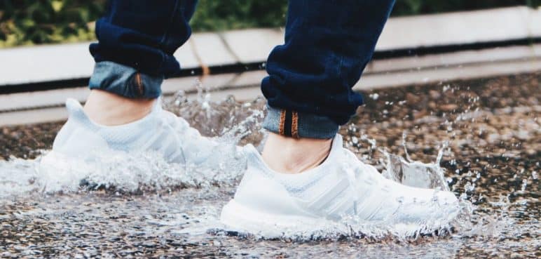 Estos 'tips' sirven para secar los zapatos mojados luego de un día lluvioso