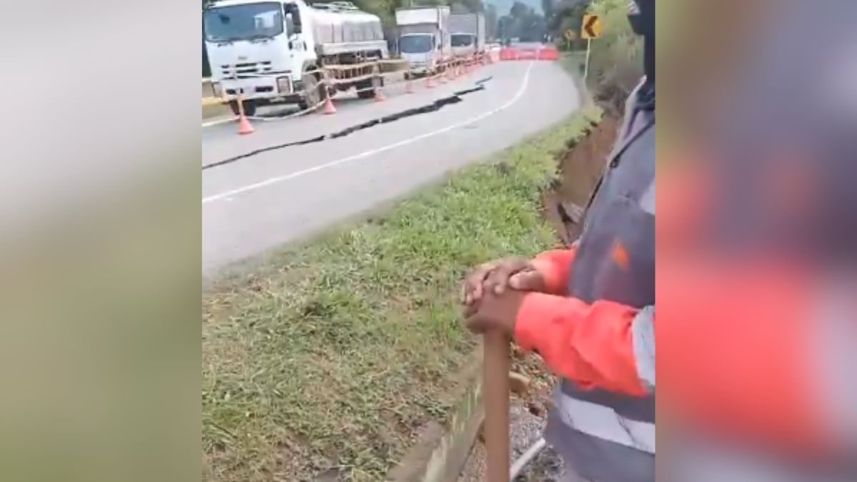 Atención: Reportan desprendimiento de la bancada en la vía Panamericana