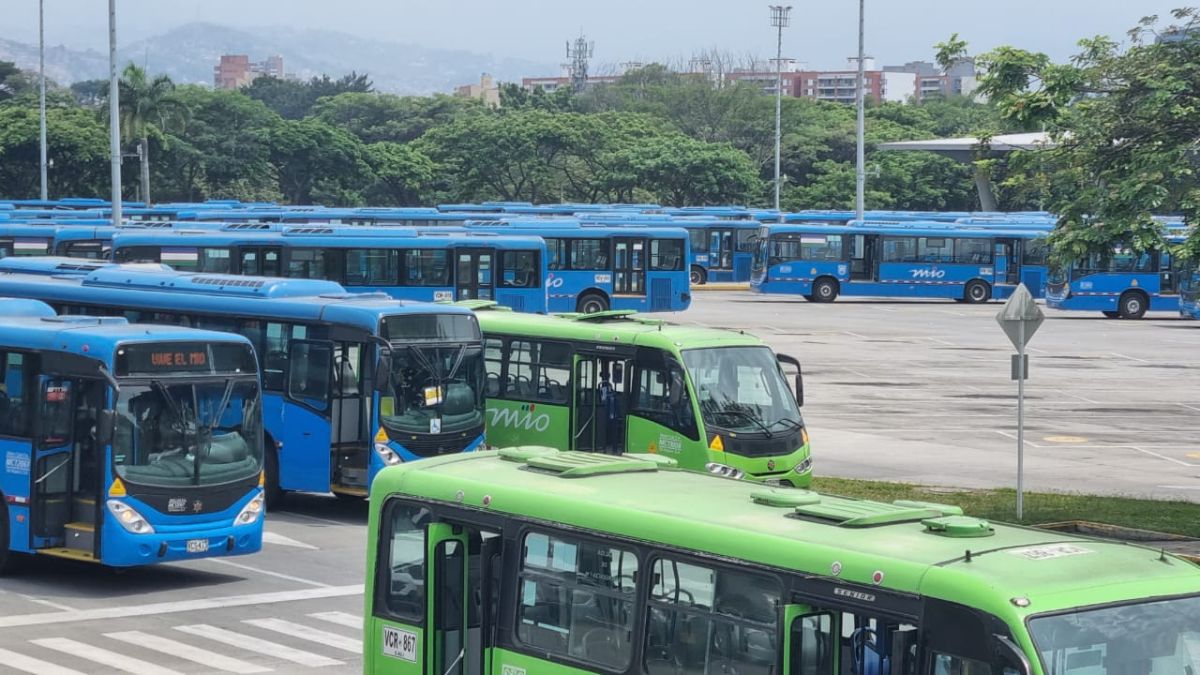 Anuncian que el Banco Mundial apoyará en la transición de buses eléctricos del MÍO