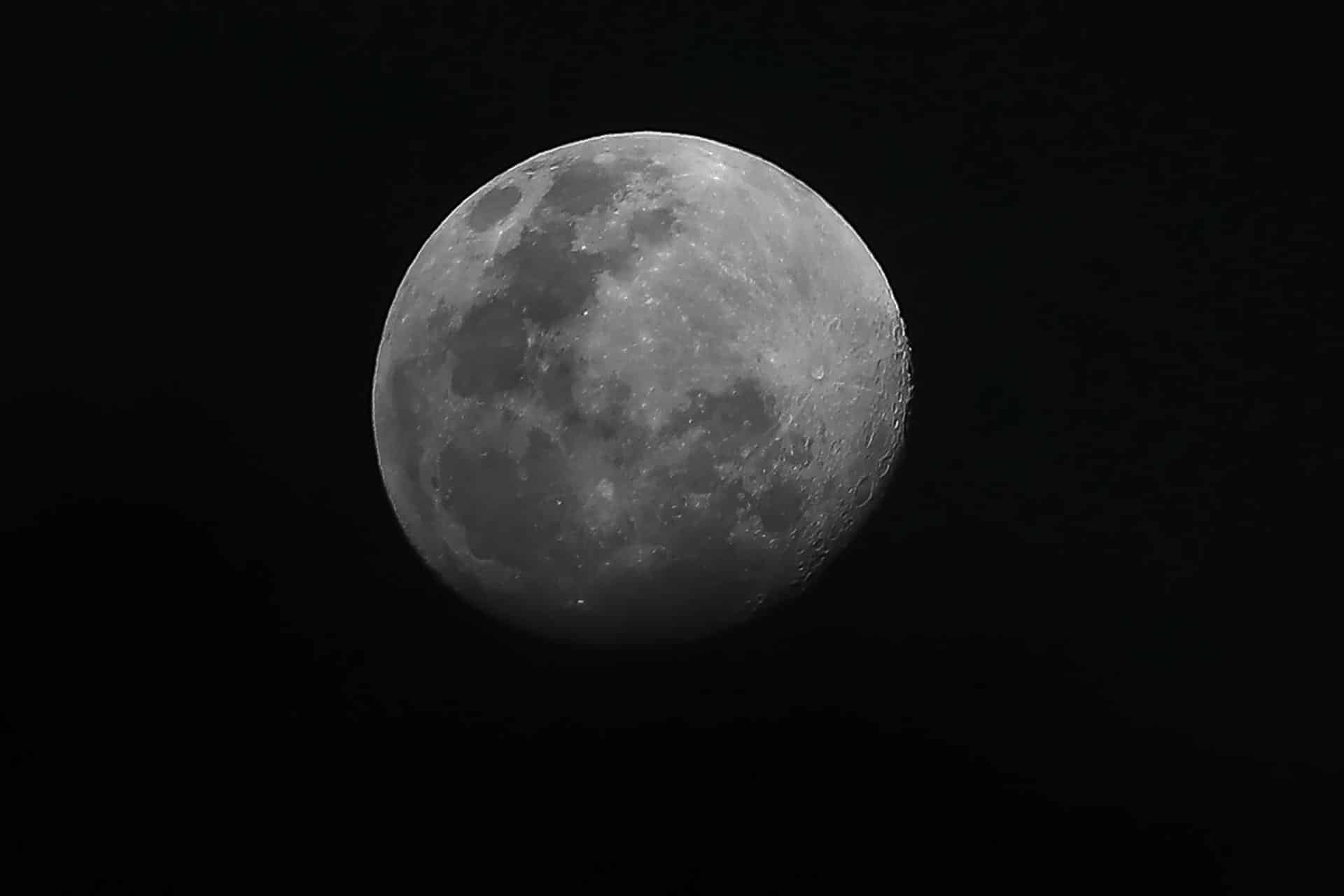 Descubren conducto subterráneo en la luna: Un refugio potencial para futuras misiones