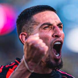 "De la tribuna a los goles": La emotiva historia de Daniel Muñoz, insignia de la 'tricolor'