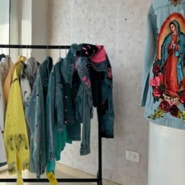 Emprendedora le apuesta a personalizar chaquetas en Cali