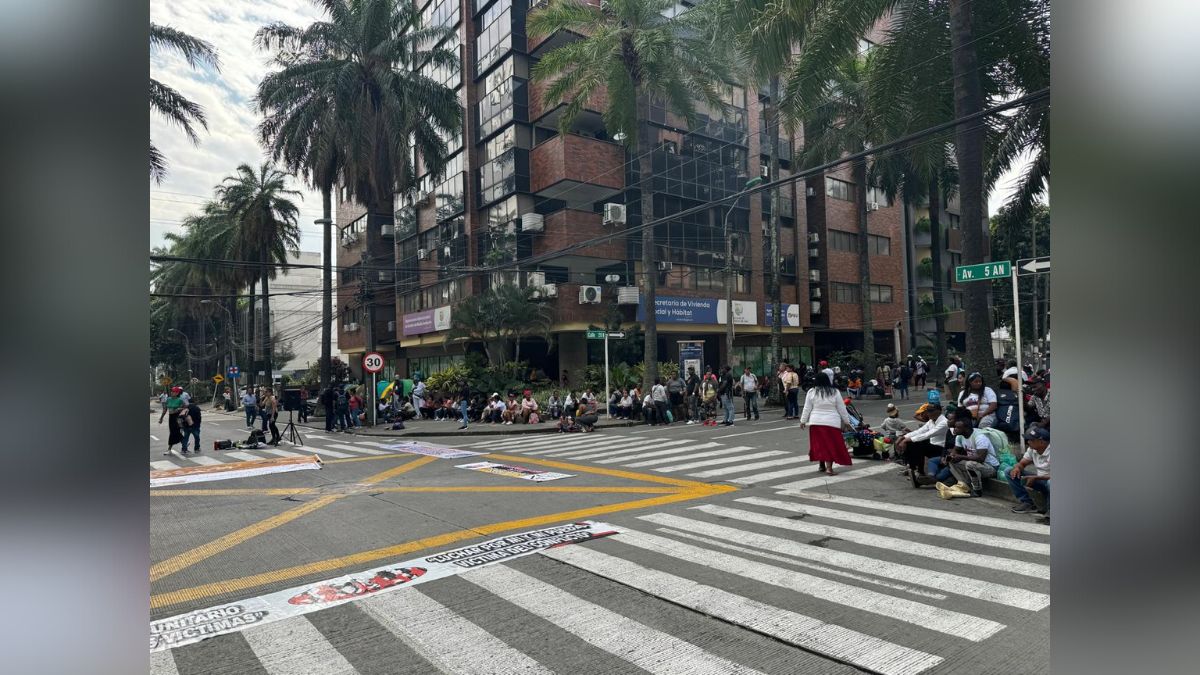 Protesta de la Minga Sin Techo por la falta de programas de vivienda