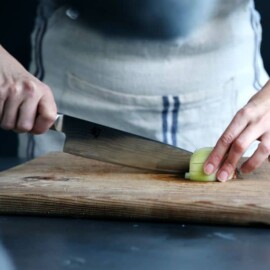 ¿Cuál es la mejor manera de afilar los cuchillos de cocina? Tome nota