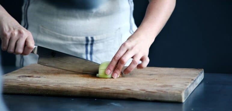 ¿Cuál es la mejor manera de afilar los cuchillos de cocina? Tome nota