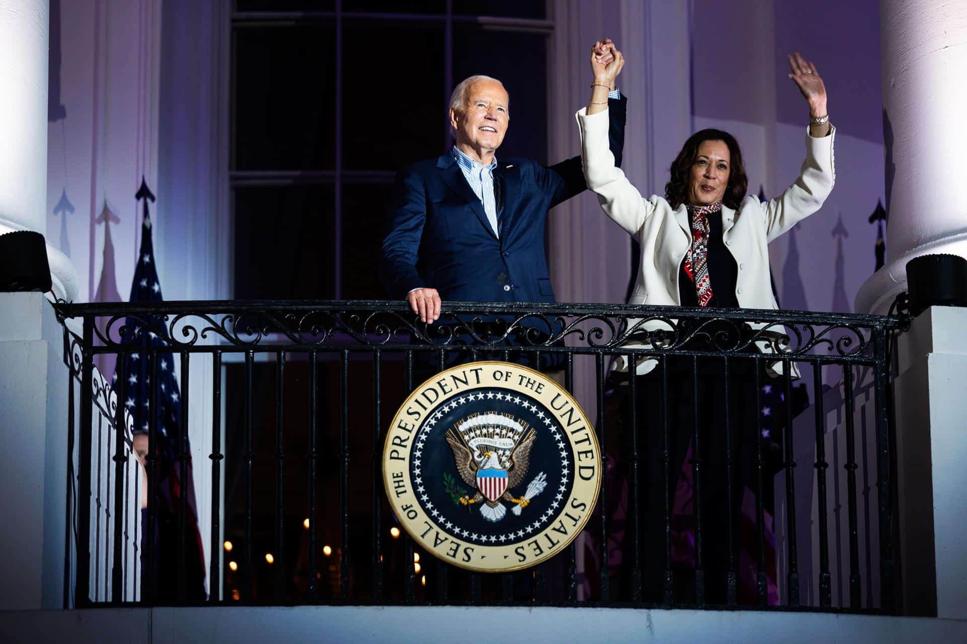 Biden abandona la carrera presidencial y da su apoyo a Kamala Harris, que se postula