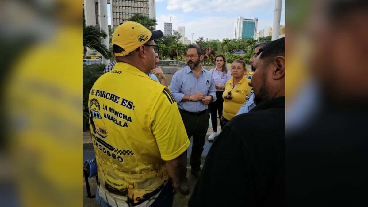 Atención: Se levanta bloqueo de taxistas frente a la Alcaldía de Cali