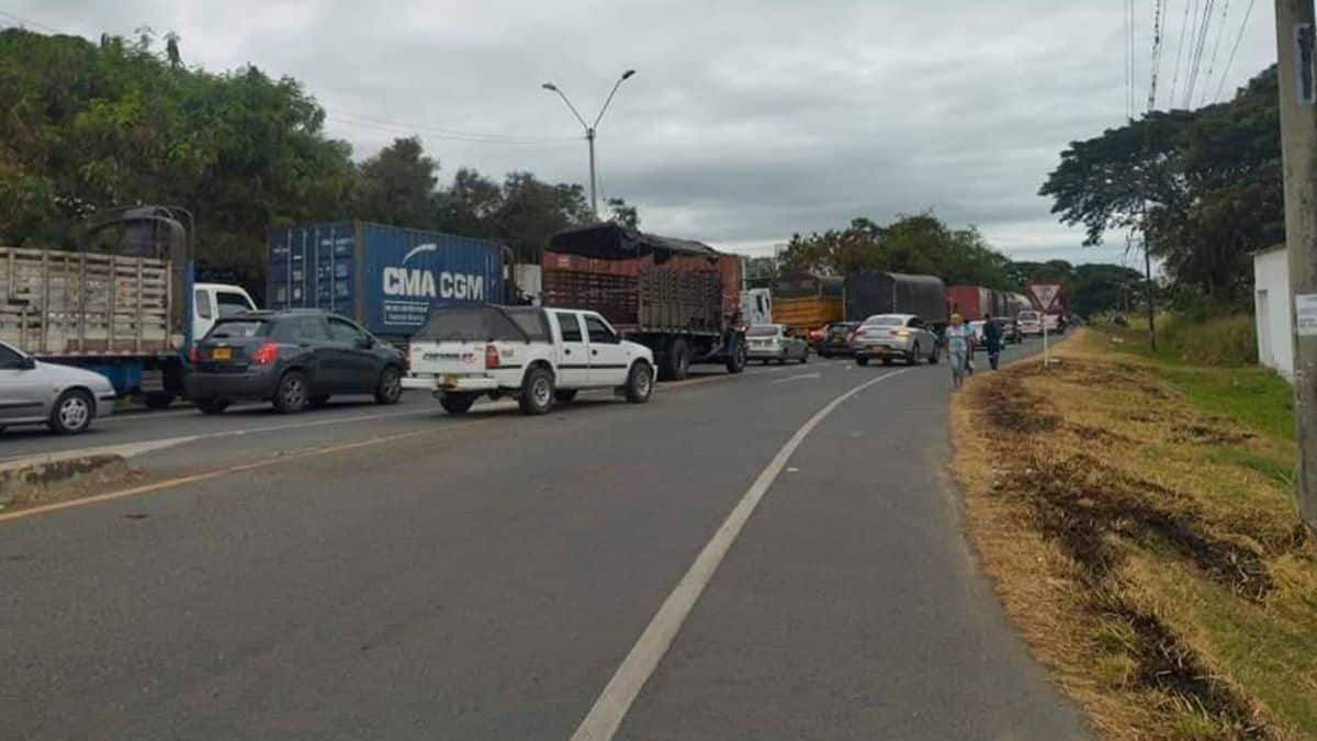 Bloqueo en la vía Guacarí - El cerrito: Conozca cuál vía tomar si se dirige hacia Cali