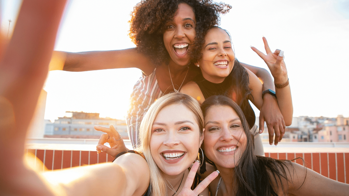 ¡Más que una sonrisa! Celebra hoy el día mundial de la alegría 