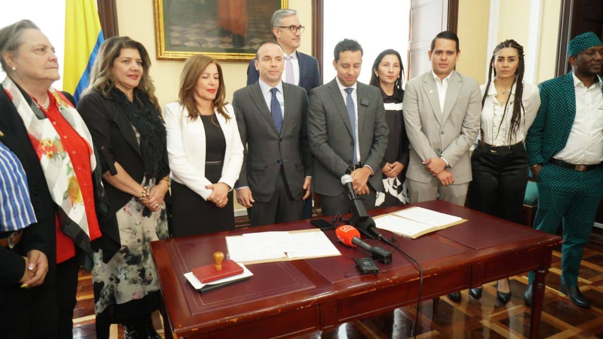 Radican proyecto de ley que busca aumentar las penas por reclutamiento de menores