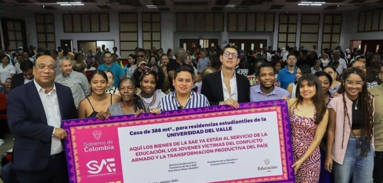 La SAE hizo entrega de predios a diversas organizaciones sociales