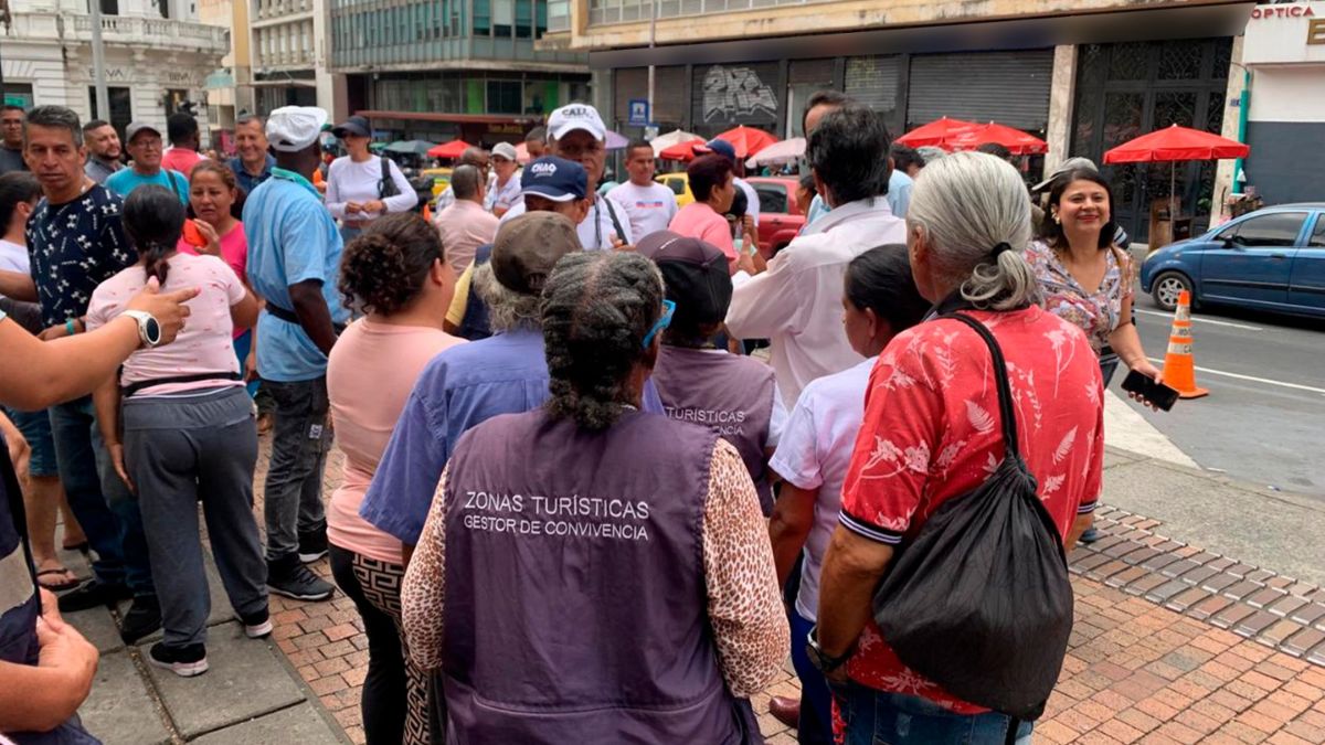 Vendedores informales del Centro de Cali están preocupados ante posibles desalojos