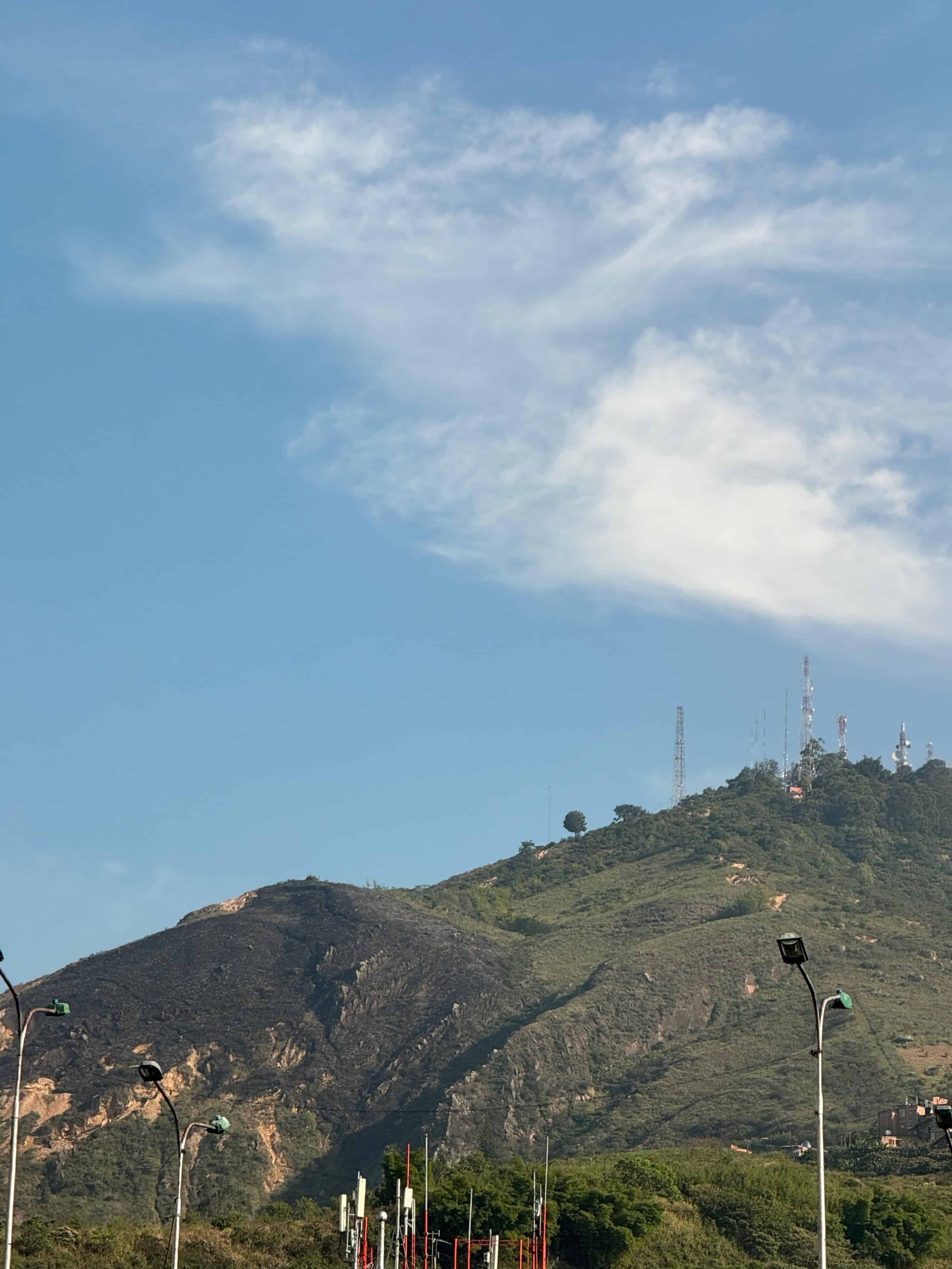 Así quedó el Cerro de Las Tres Cruces tras incendio forestal