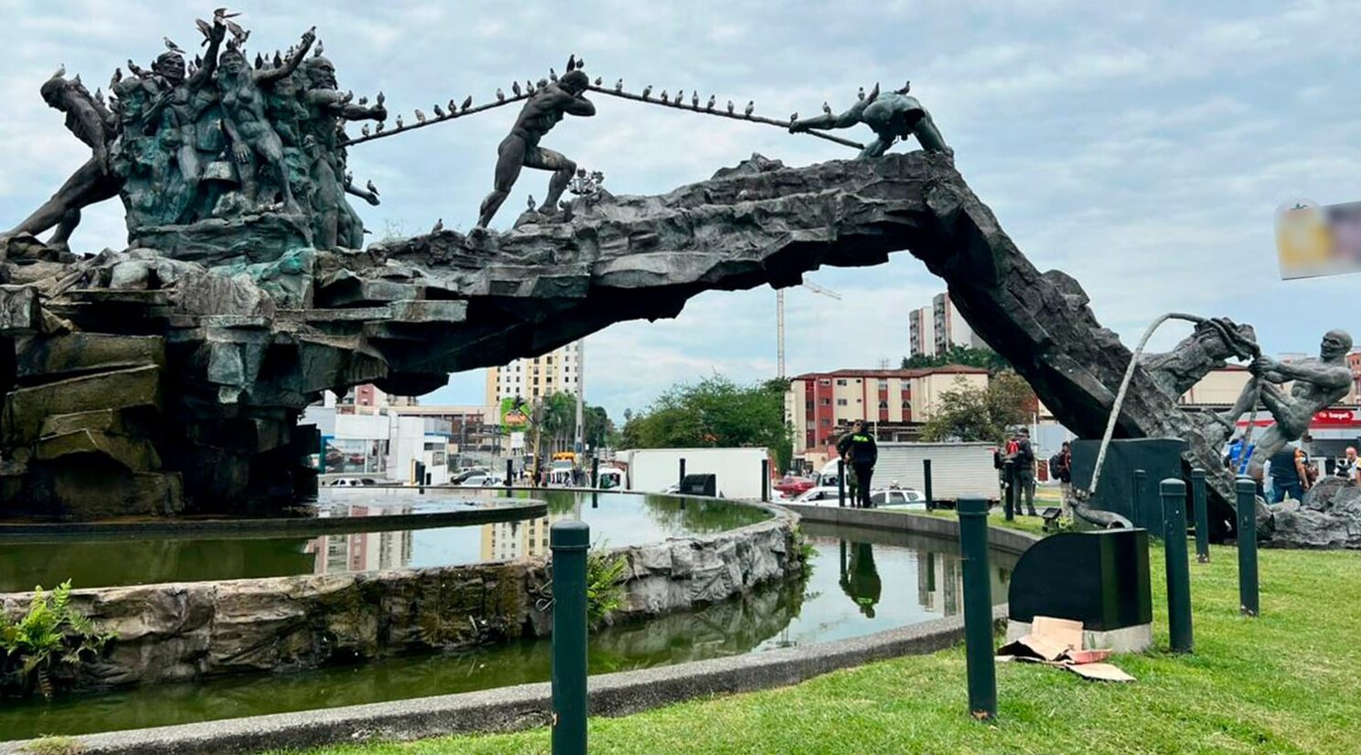 Continúan obras de reparación al Monumento a la Solidaridad  