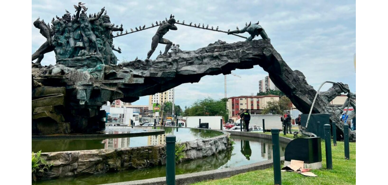 Continúan obras de reparación al Monumento a la Solidaridad  