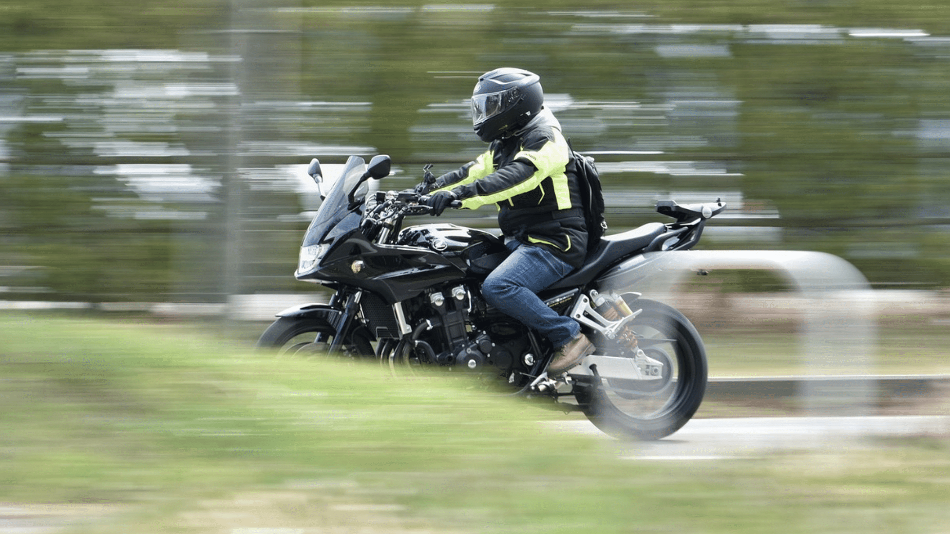 ¿Por qué las motos no tienen reversa? Te explicamos los motivos detrás de esto