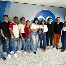 Noticiero 90 Minutos recibe reconocimiento por su labor en periodismo digital