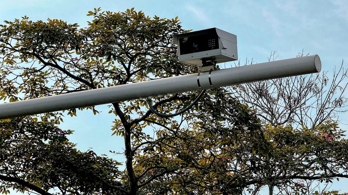 Conductores de volquetas realizan un plantón en cercanías al CAM, centro de Cali