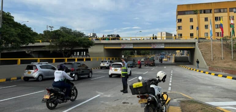 Entregan las obras del puente contiguo al Club Colombia, en el norte de Cali