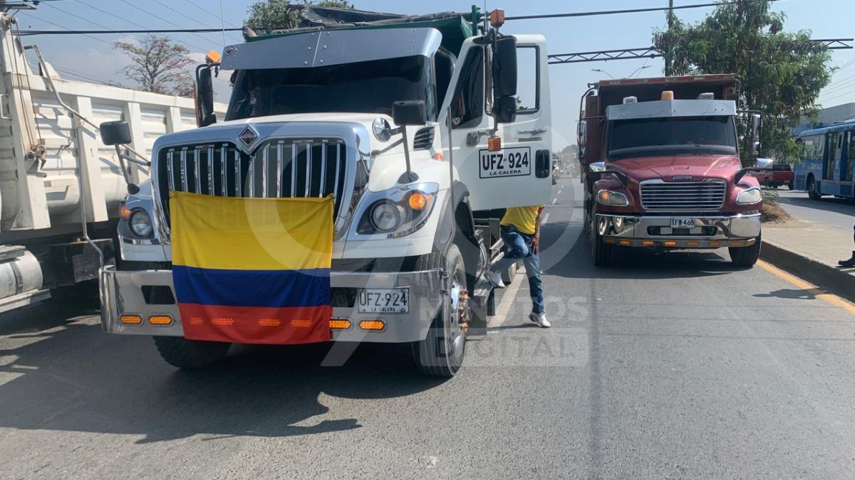 Anuncian instalación de corredores humanitarios por paro camionero en el Valle