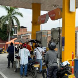 abastecimiento gasolineras en medio de paro de camioneros en Cali.