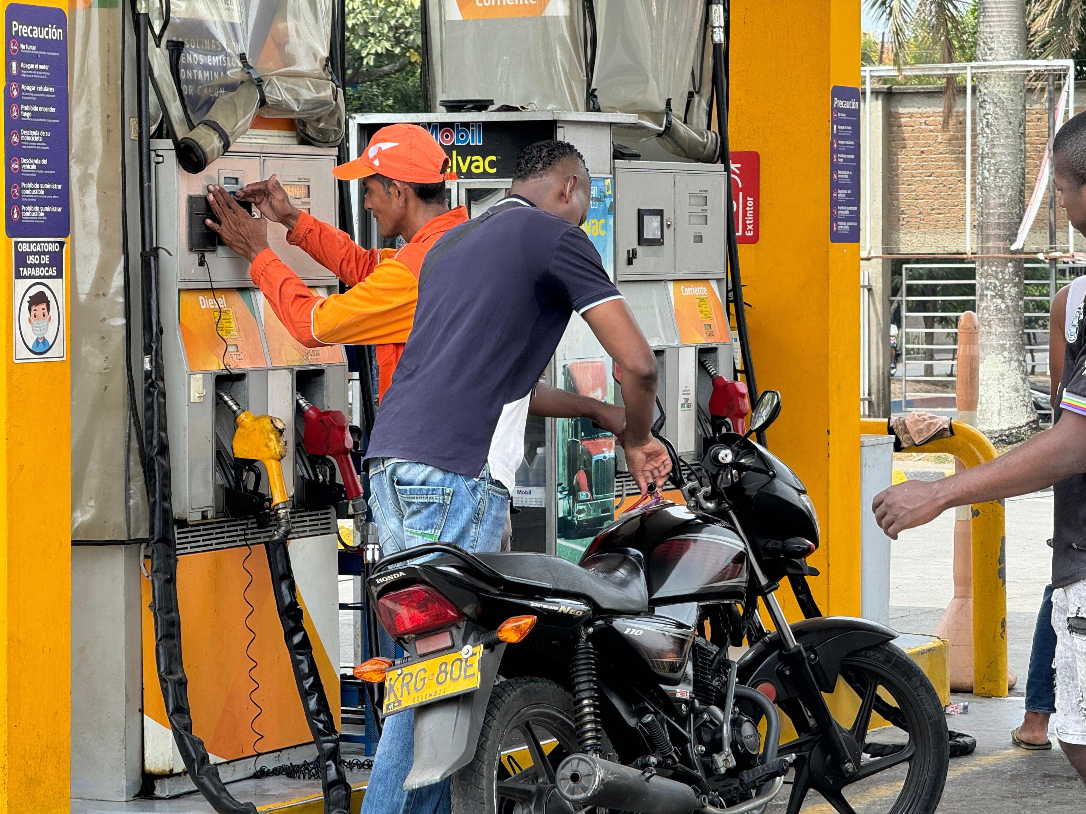 abastecimiento gasolineras en medio de paro de camioneros en Cali.