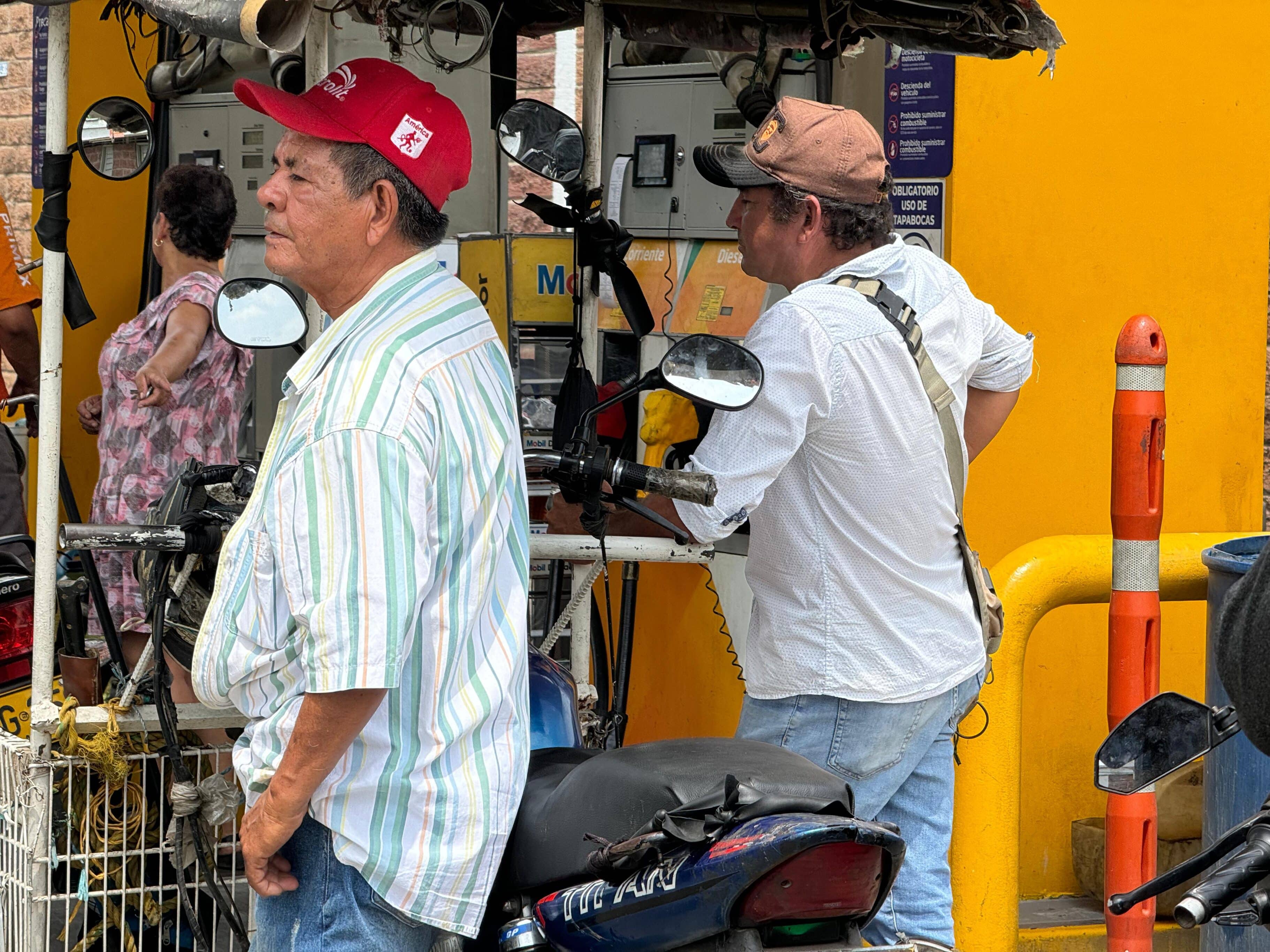 abastecimiento gasolineras en medio de paro de camioneros en Cali.