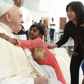 El papa Francisco llega a Indonesia.