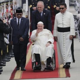 El Papa Francisco llegó al país con más musulmanes en el mundo, Indonesia.