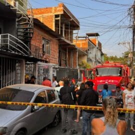 Atención: cuatro personas fallecidas por incendio en una casa del sur de Cali