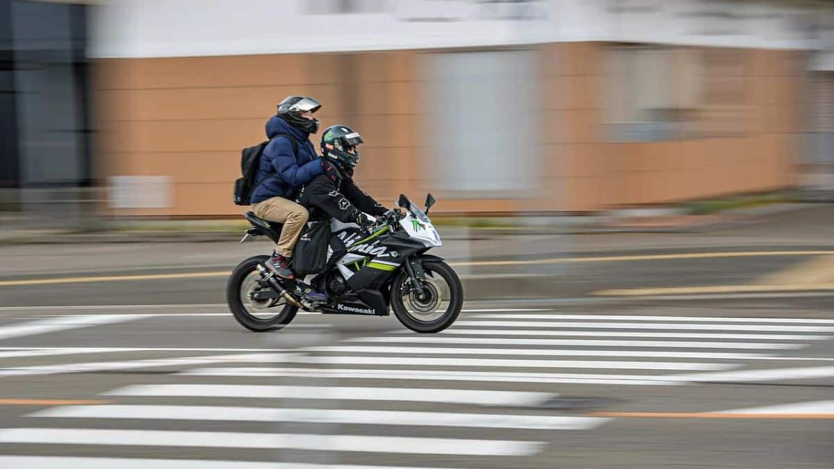 ¿Cuánto vale la multa por no usar chaleco en moto? Precio va más allá de lo económico