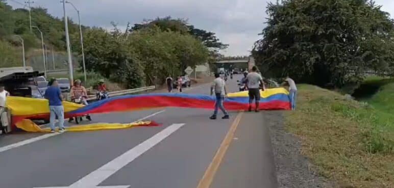 Paro de camioneros en el Valle del Cauca, ¿en qué puntos se están realizando bloqueos?