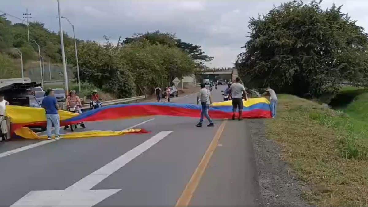 Paro de camioneros en el Valle del Cauca, ¿en qué puntos se están realizando bloqueos?