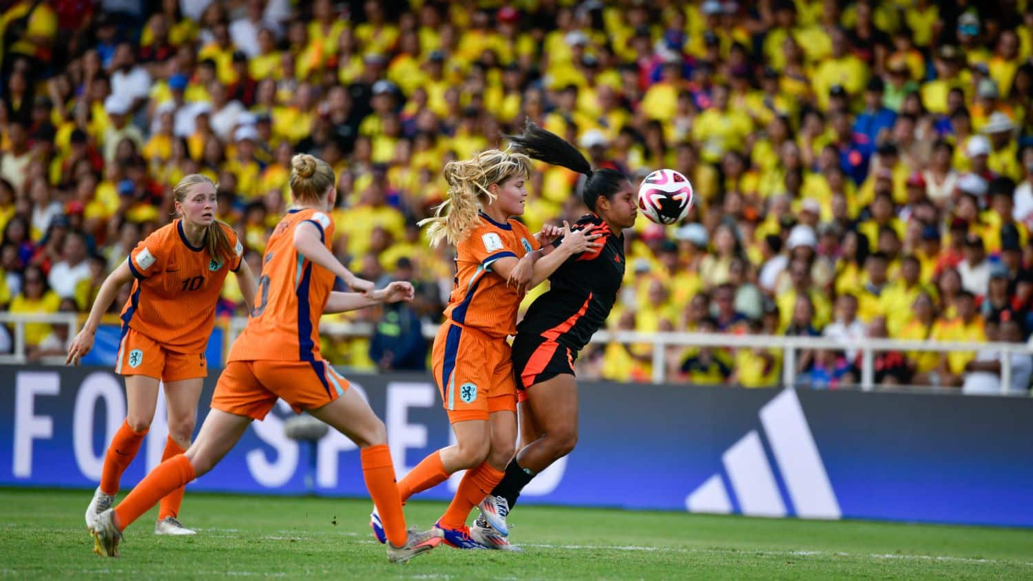 Dura caída en el Pascual: Colombia se queda en cuartos de final del Mundial femenino