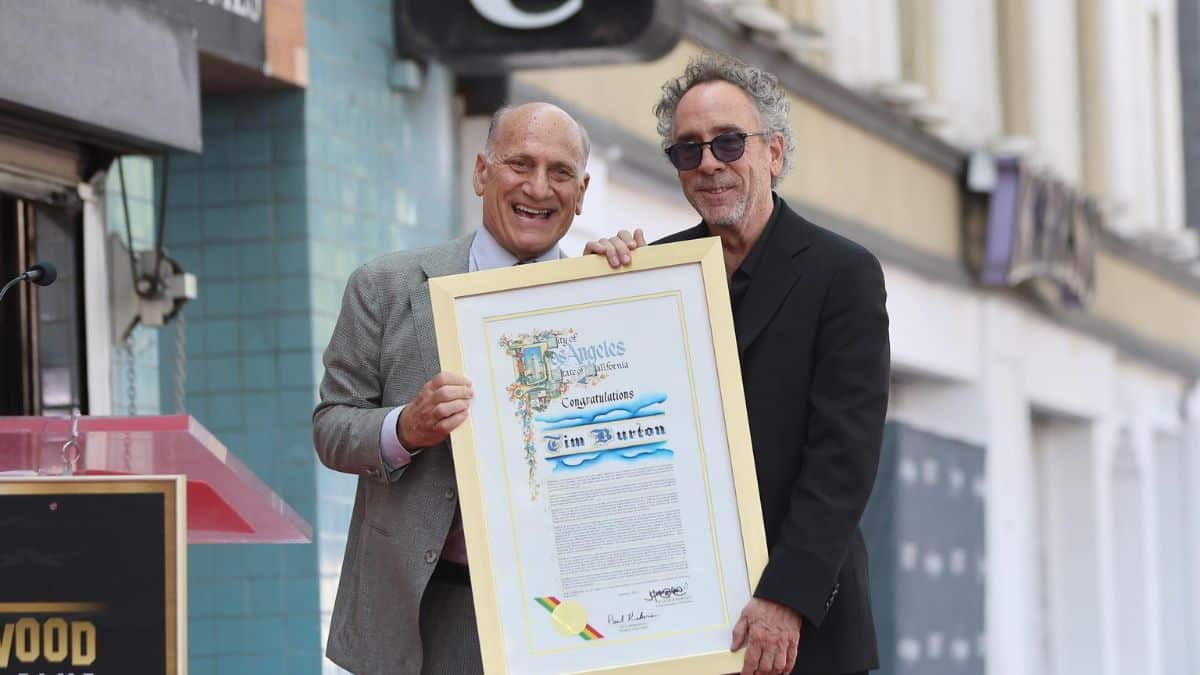 Tim Burton fue homenajeado en Hollywood por su icónica trayectoria en el cine