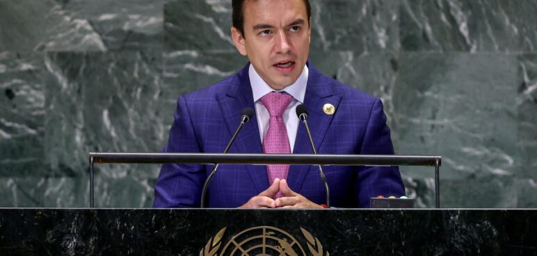El presidente de Ecuador espera que apagones terminen este diciembre