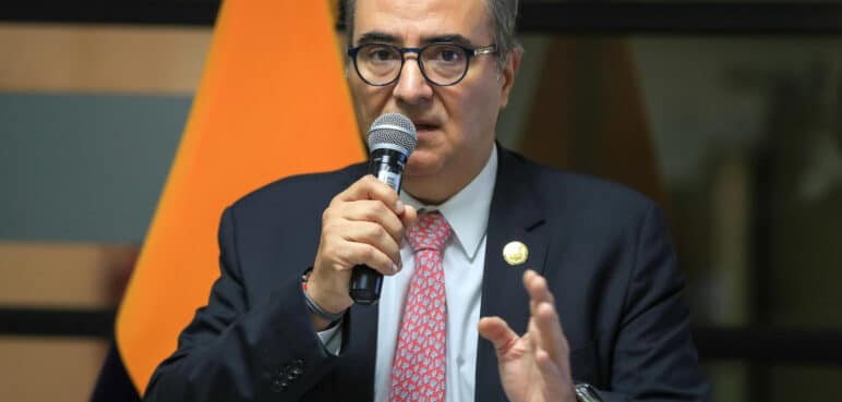 Renuncia el ministro de Energía y Minas de Ecuador en medio de crisis por apagones