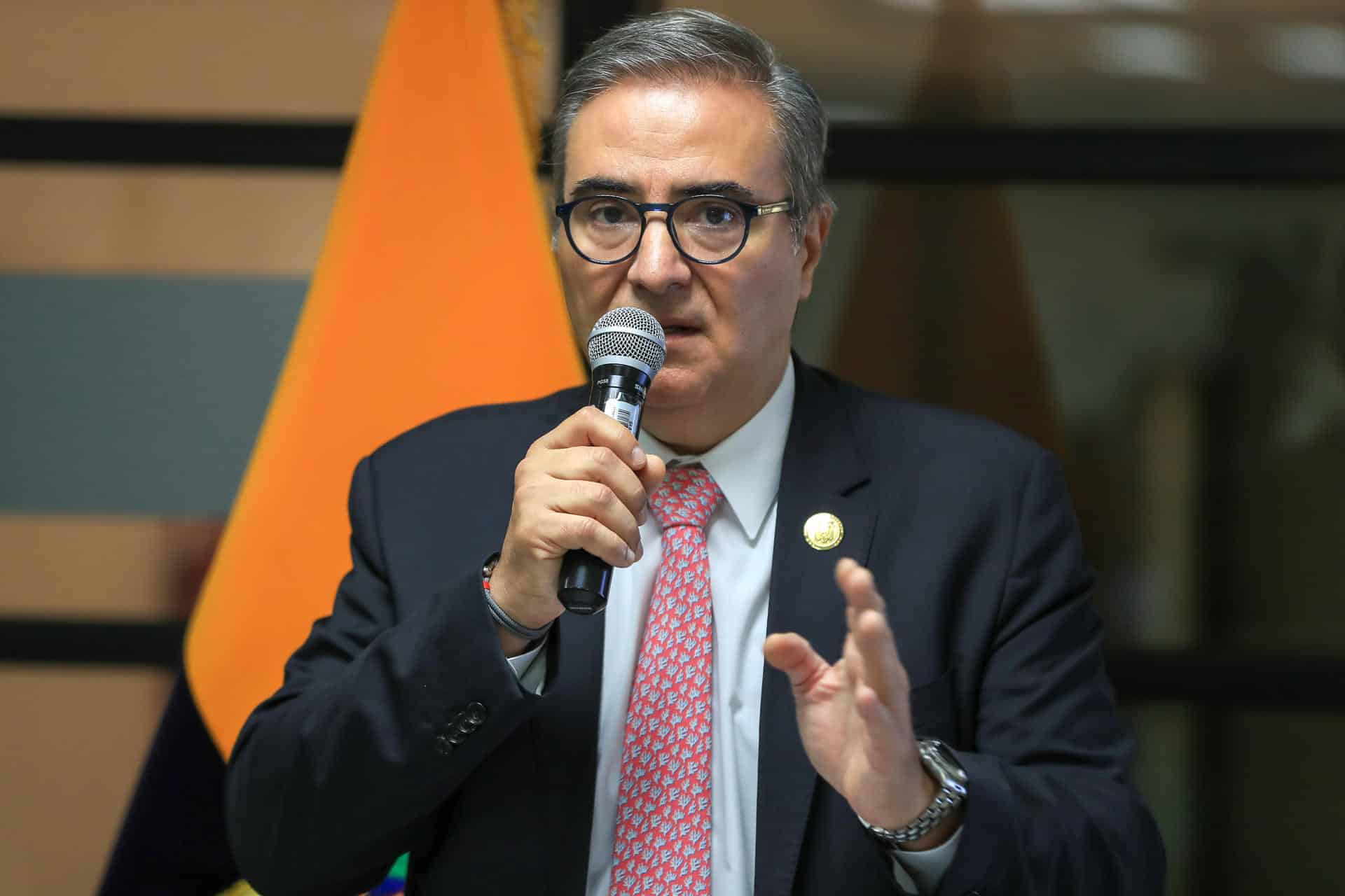 Renuncia el ministro de Energía y Minas de Ecuador en medio de crisis por apagones