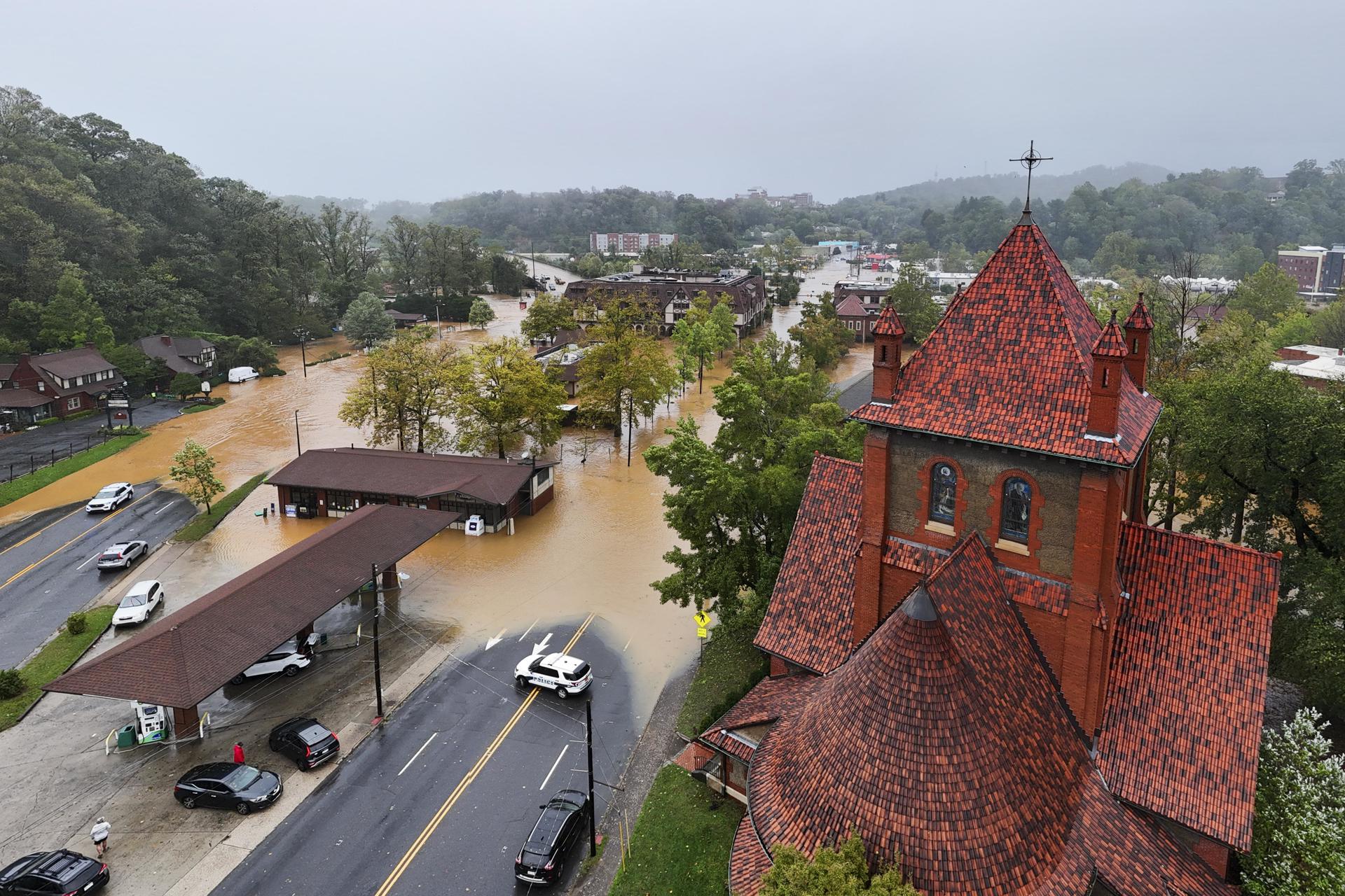 La tormenta tropical Kirk se convierte en huracán por los fuertes vientos en el centro del Atlántico