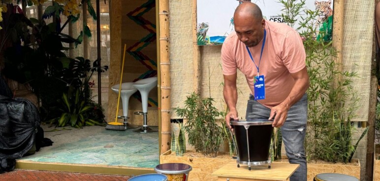 ¿Emprender reciclando? Conozca esta iniciativa que destaca en la 'Zona Verde' de la COP16