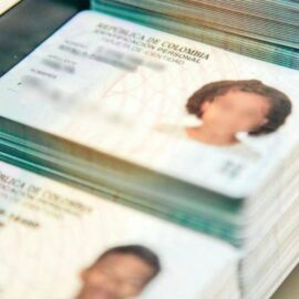 Gobierno estudia proyecto para que menores puedan elegir su género, en la tarjeta de identidad