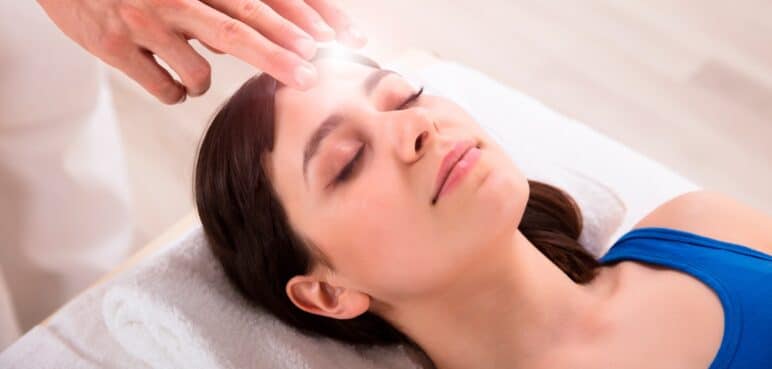 ¿Qué es el Reiki?: conoce que de trata esta terapia alternativa