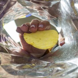 Científico hace reveladora confesión sobre los alimentos procesados: Hay dilema ético