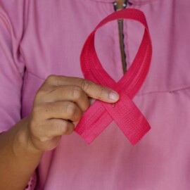 La importancia y prevención del cáncer de mama: Ojo con los síntomas y su atención